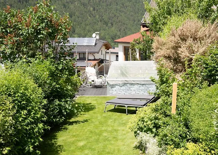 索恩比彻公寓 *